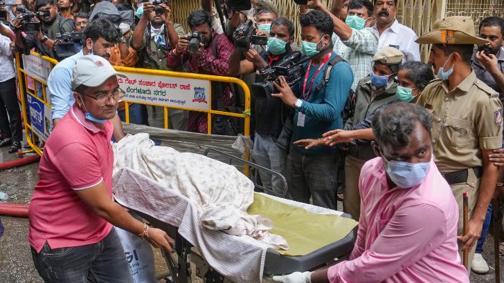 https://salarnews.in/public/uploads/images/newsimages/maannewsimage17082025_155304_Bengaluru factory fire.jpg